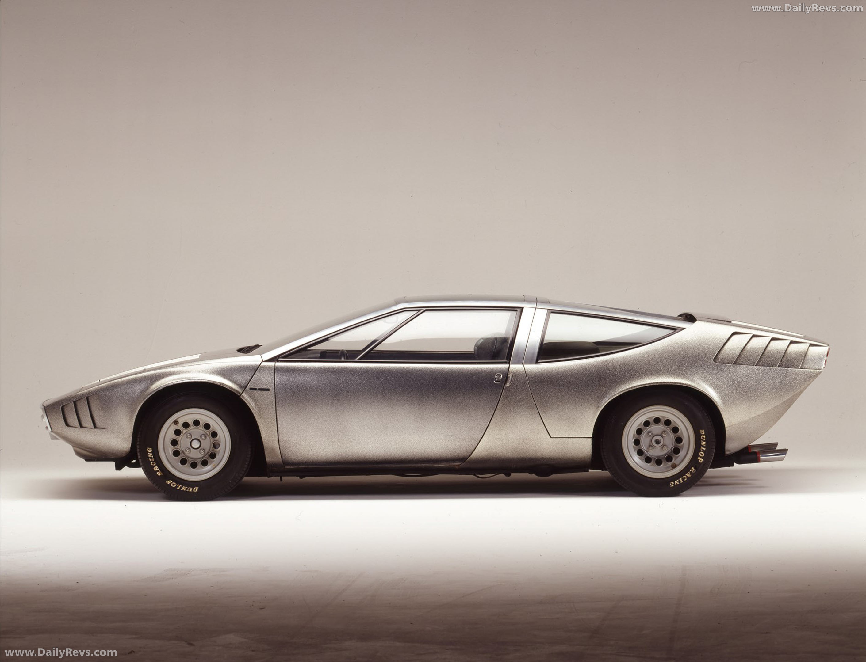 1969 Alfa Romeo 33 Iguana Concept Side View